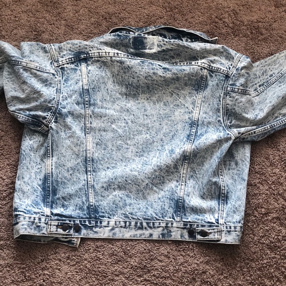 Levi’s bleached denim jacket . - Picture 5 of 5
